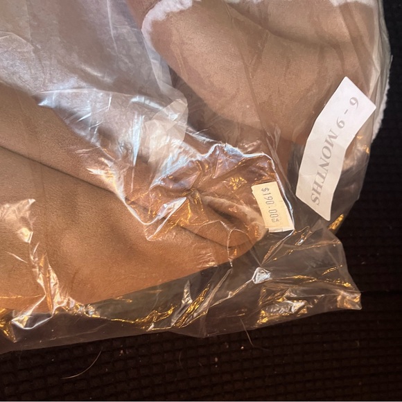 Brown winter one piece winter jacket for Baby’s. - Picture 4 of 4